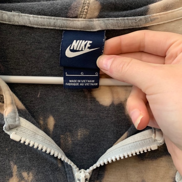 Unique Nike Jacket - Picture 5 of 5